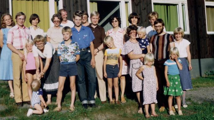 Sansalaisia ja perheitä vuonna 1979.