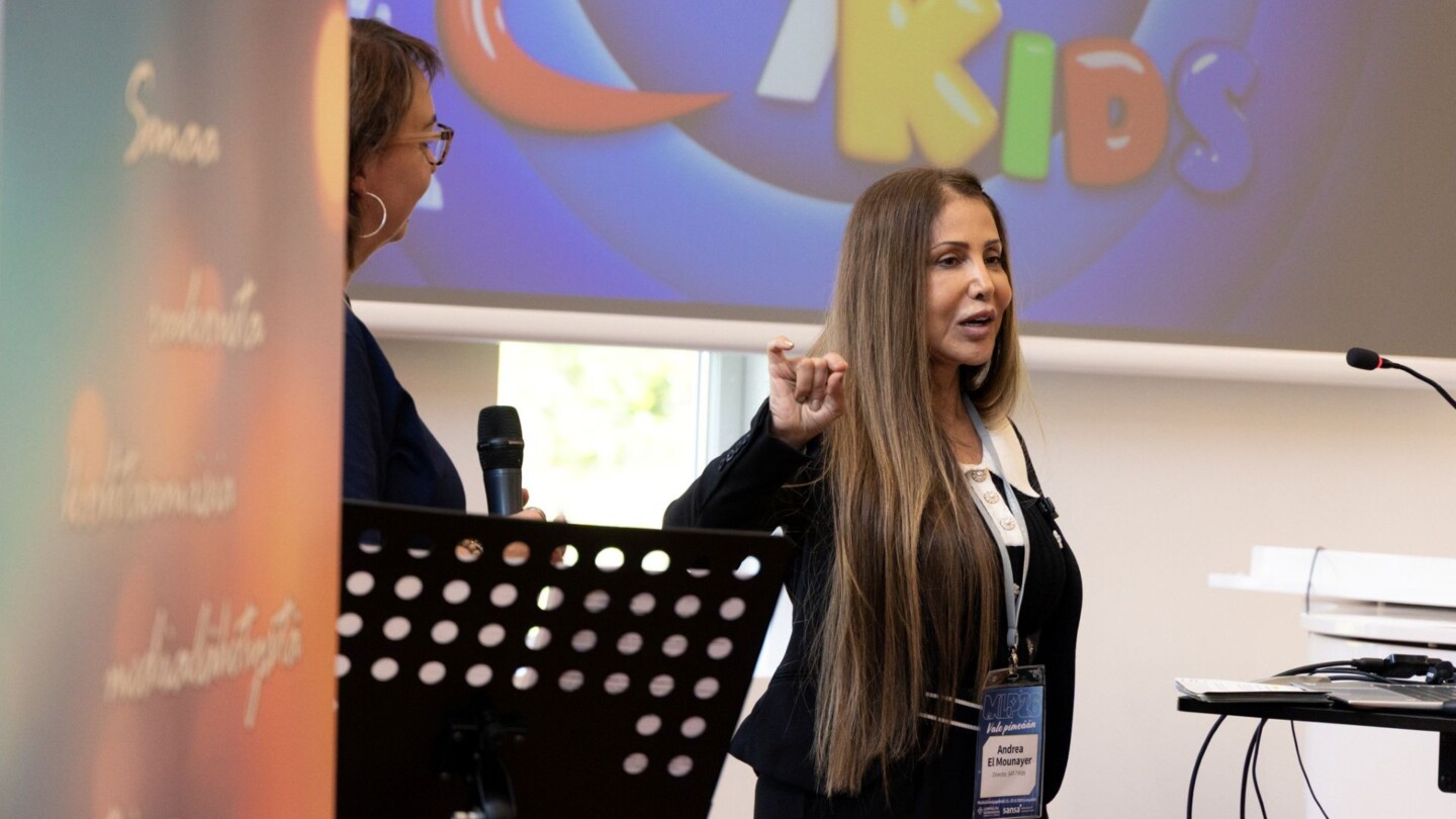 Andrea El Mounayer puhui Lempäälässä lastenkanava SAT-7 Kidsistä.